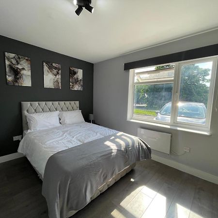 Letzi Premium Cozy Retreat Private En-Suite Rooms, Wembley Λονδίνο Εξωτερικό φωτογραφία