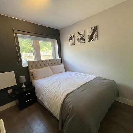Letzi Premium Cozy Retreat Private En-Suite Rooms, Wembley Λονδίνο Εξωτερικό φωτογραφία