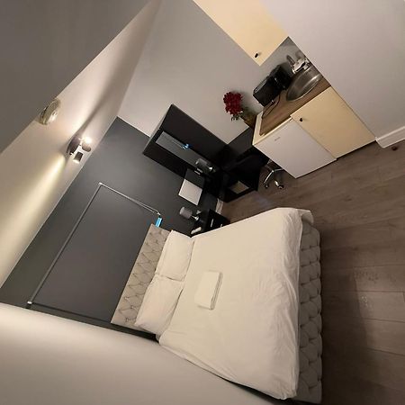 Letzi Premium Cozy Retreat Private En-Suite Rooms, Wembley Λονδίνο Εξωτερικό φωτογραφία