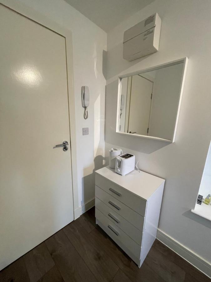 Letzi Premium Cozy Retreat Private En-Suite Rooms, Wembley Λονδίνο Εξωτερικό φωτογραφία