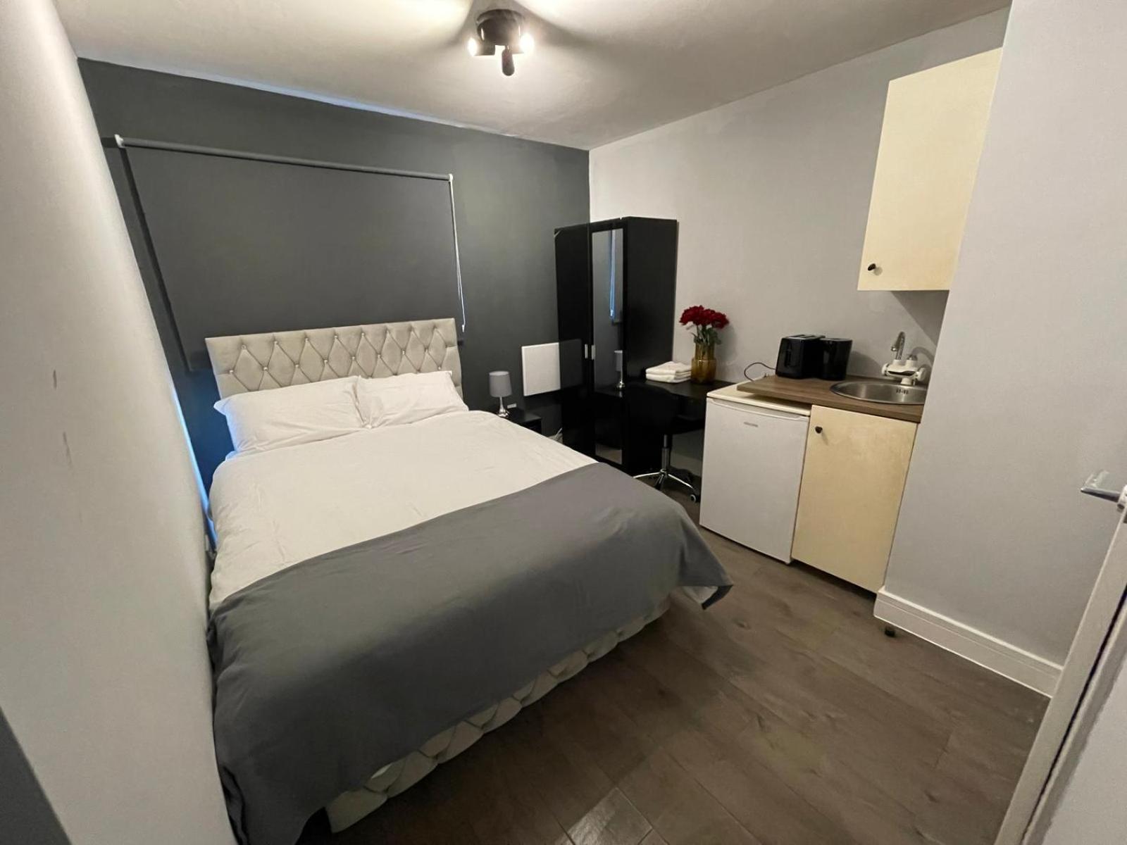 Letzi Premium Cozy Retreat Private En-Suite Rooms, Wembley Λονδίνο Εξωτερικό φωτογραφία