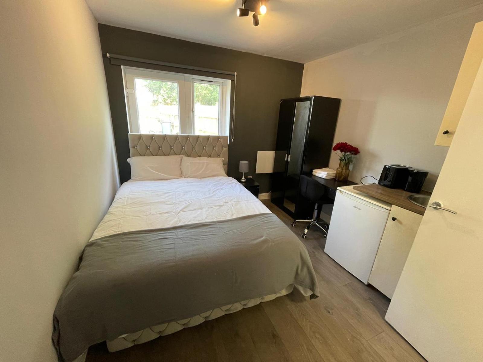 Letzi Premium Cozy Retreat Private En-Suite Rooms, Wembley Λονδίνο Εξωτερικό φωτογραφία
