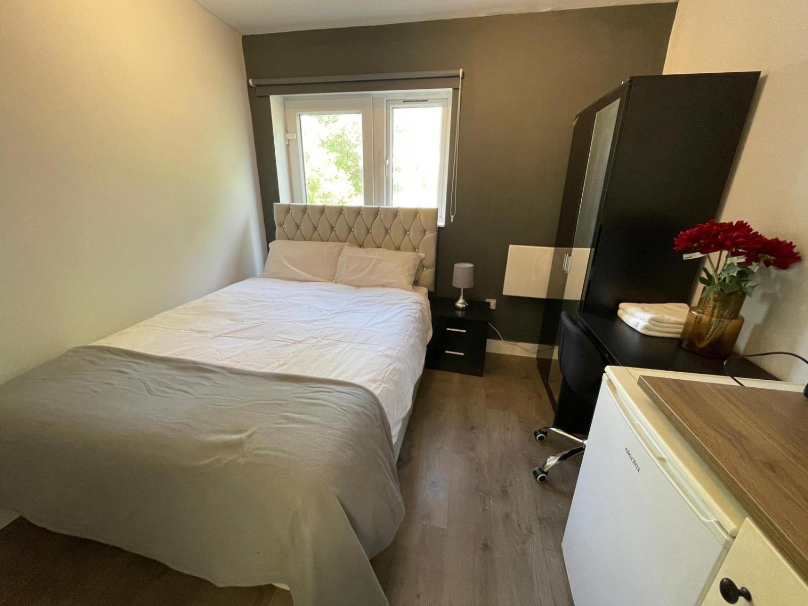 Letzi Premium Cozy Retreat Private En-Suite Rooms, Wembley Λονδίνο Εξωτερικό φωτογραφία
