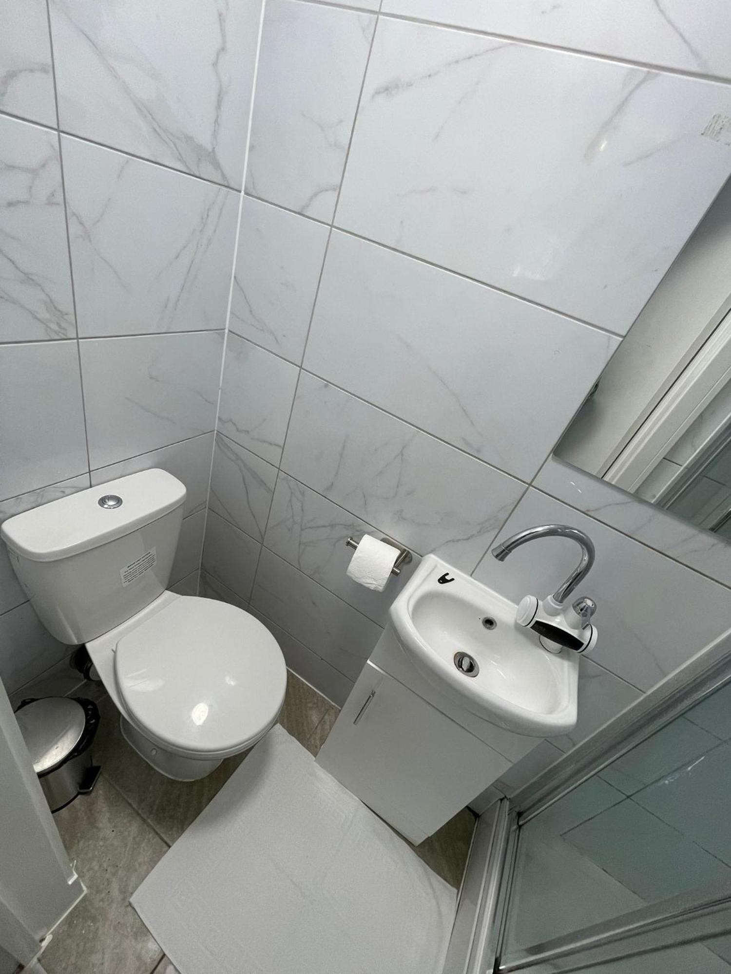 Letzi Premium Cozy Retreat Private En-Suite Rooms, Wembley Λονδίνο Εξωτερικό φωτογραφία