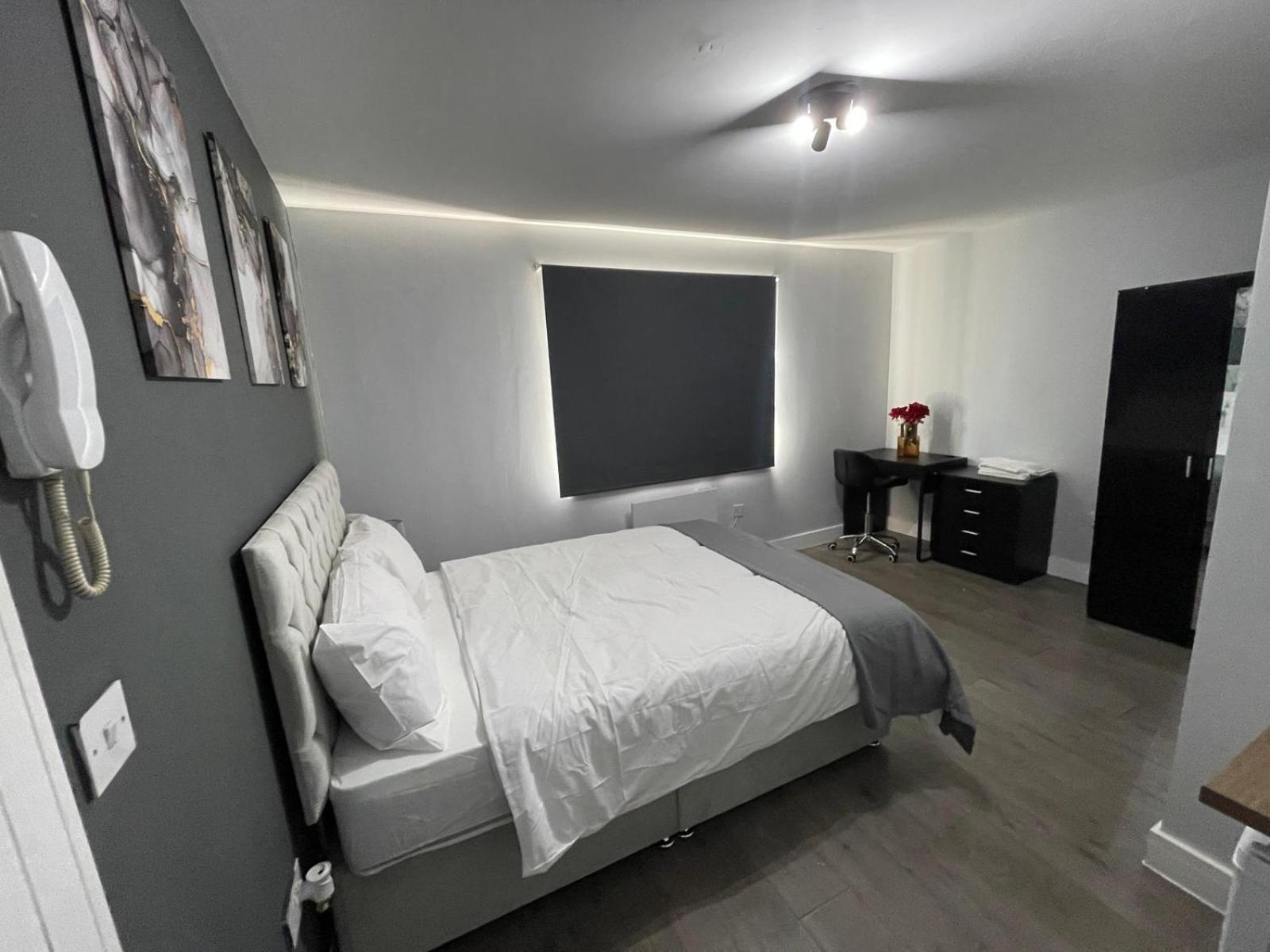 Letzi Premium Cozy Retreat Private En-Suite Rooms, Wembley Λονδίνο Εξωτερικό φωτογραφία