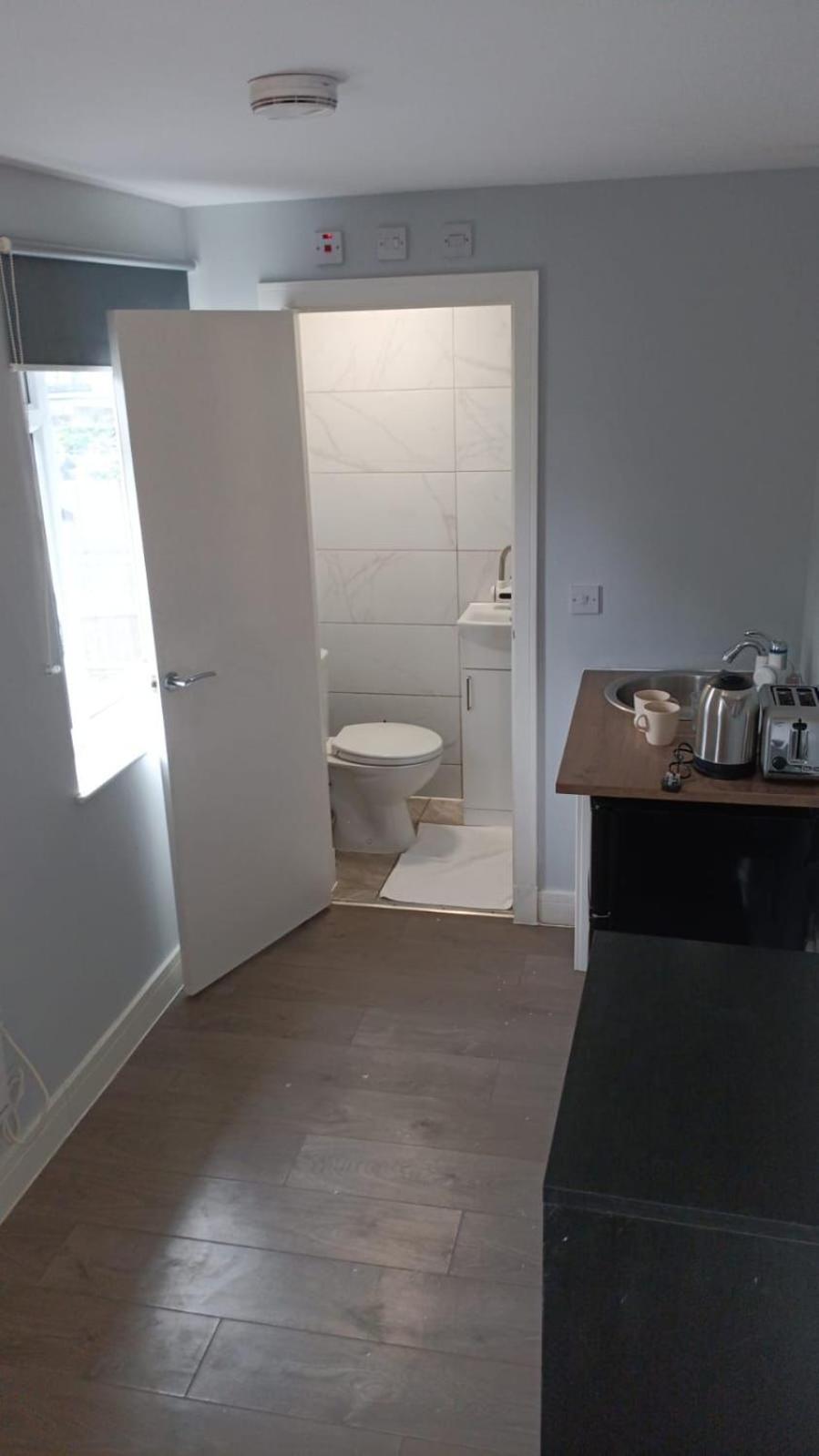 Letzi Premium Cozy Retreat Private En-Suite Rooms, Wembley Λονδίνο Εξωτερικό φωτογραφία