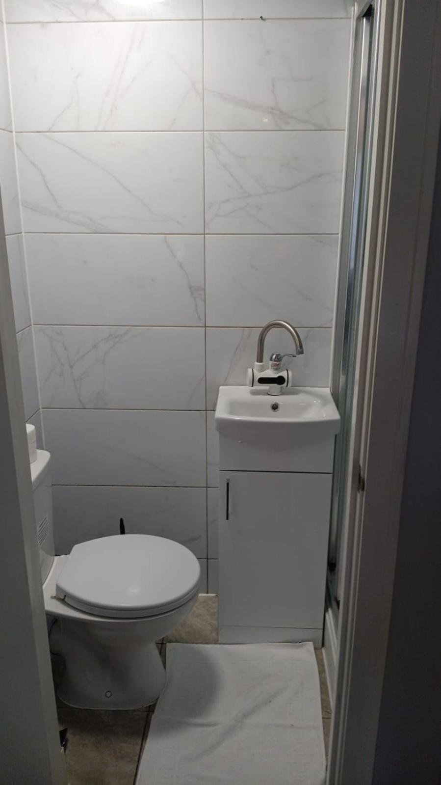 Letzi Premium Cozy Retreat Private En-Suite Rooms, Wembley Λονδίνο Εξωτερικό φωτογραφία