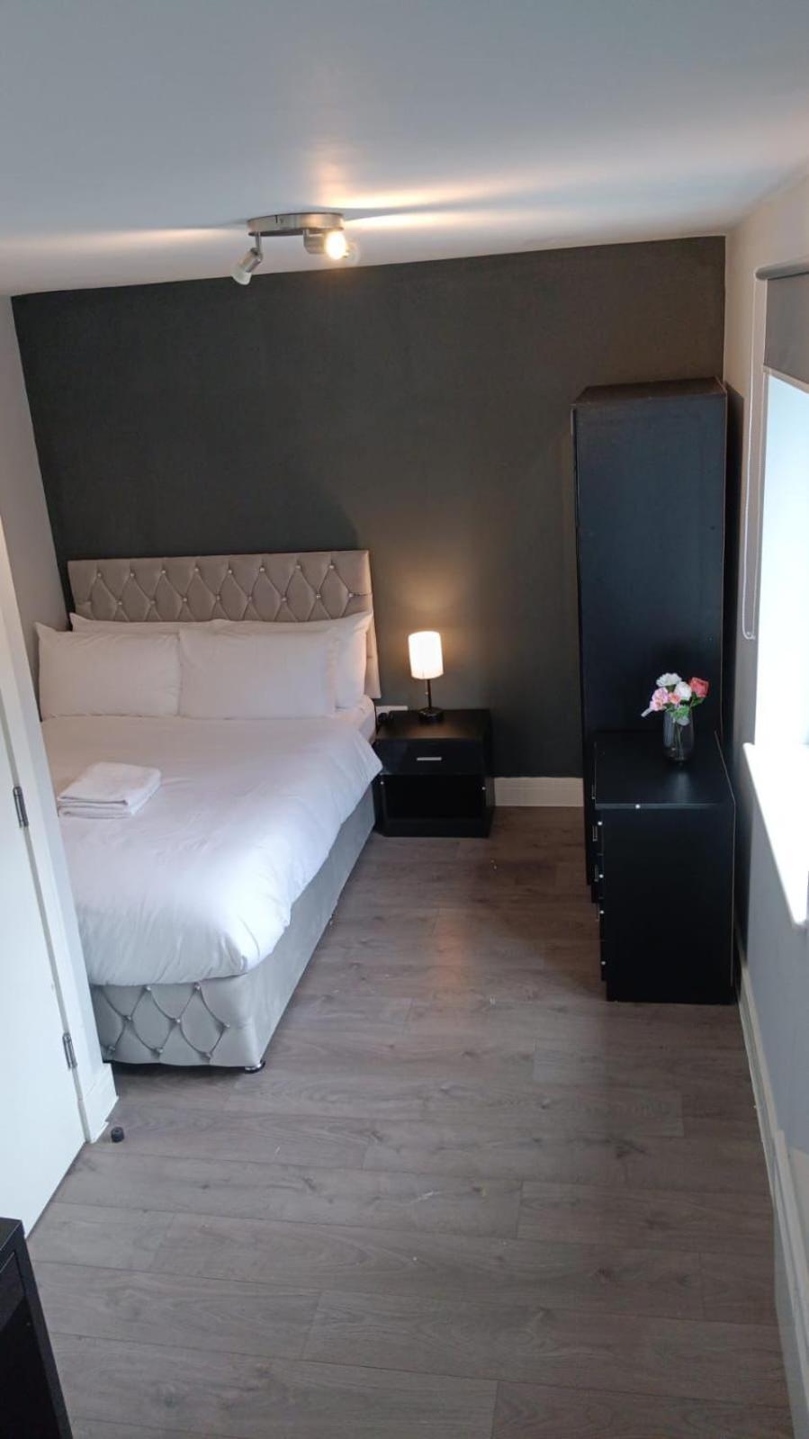 Letzi Premium Cozy Retreat Private En-Suite Rooms, Wembley Λονδίνο Εξωτερικό φωτογραφία