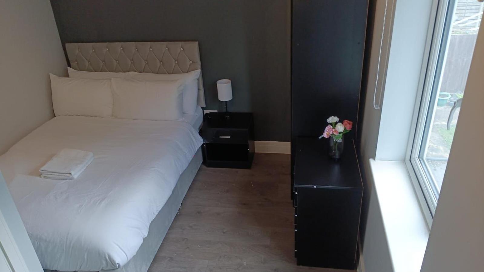 Letzi Premium Cozy Retreat Private En-Suite Rooms, Wembley Λονδίνο Εξωτερικό φωτογραφία
