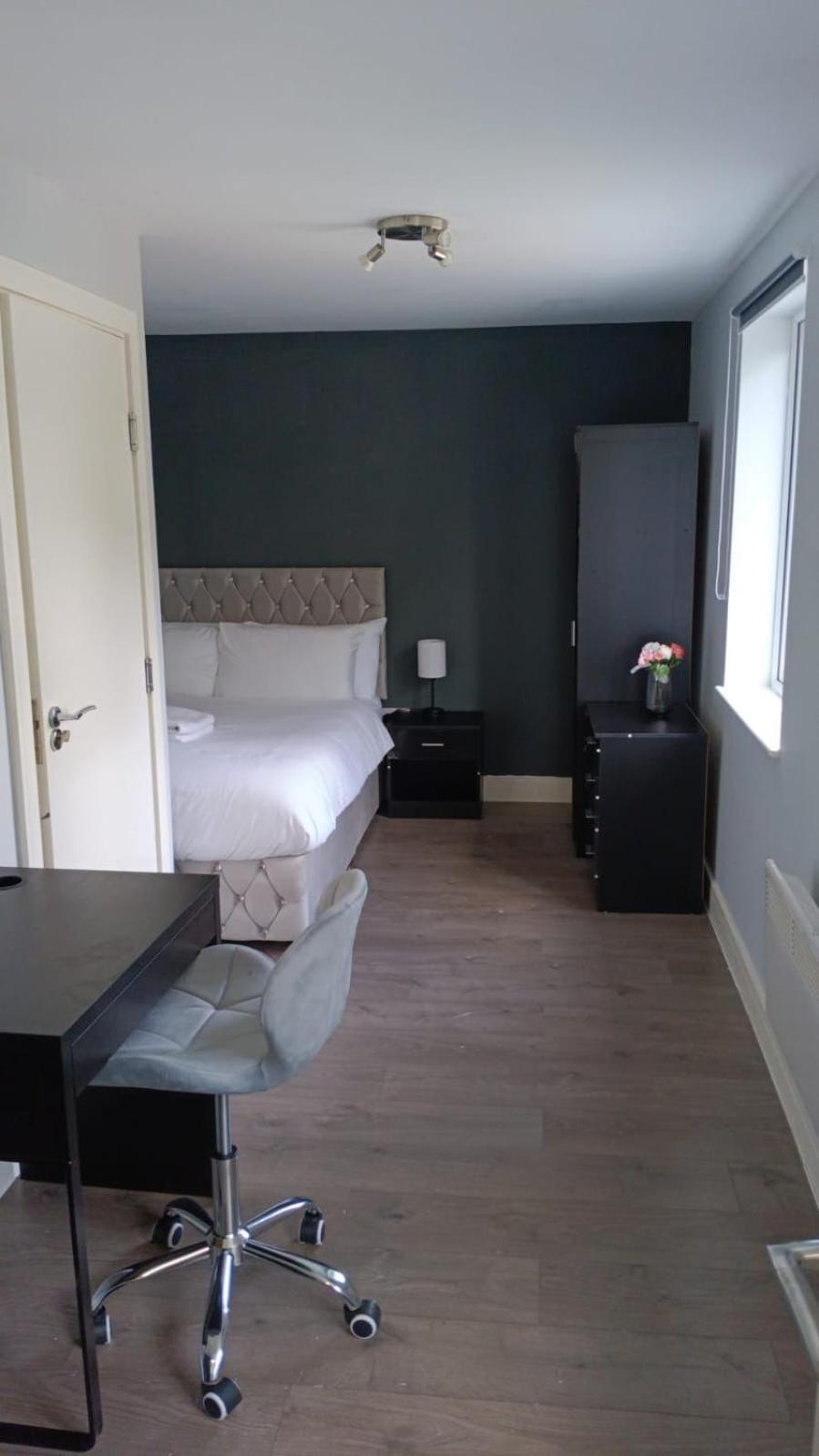 Letzi Premium Cozy Retreat Private En-Suite Rooms, Wembley Λονδίνο Εξωτερικό φωτογραφία