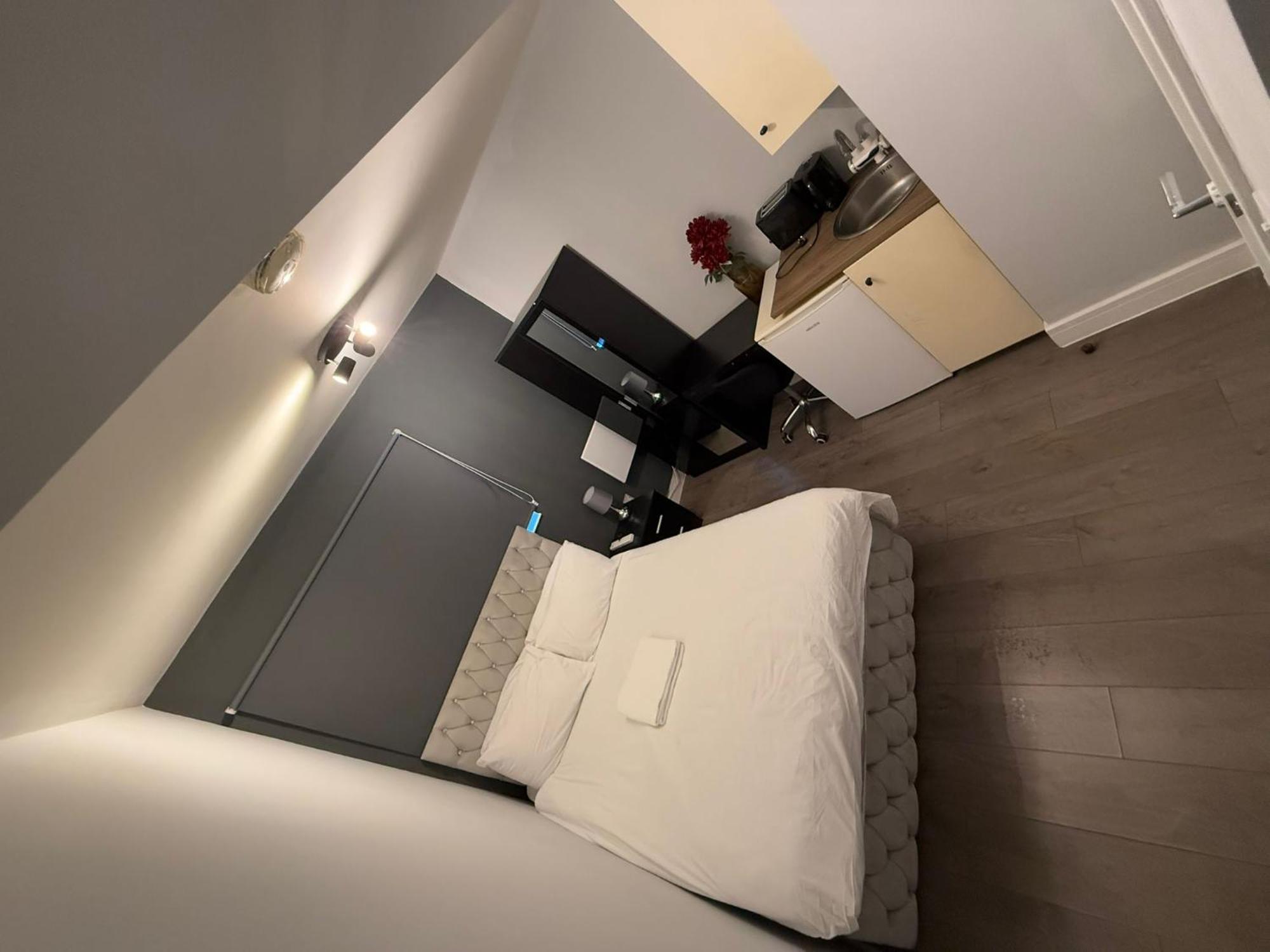 Letzi Premium Cozy Retreat Private En-Suite Rooms, Wembley Λονδίνο Εξωτερικό φωτογραφία